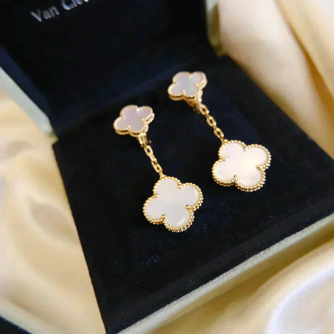 [VCA]CLOVER 2 MOTIF WHITE MOP EARRINGS