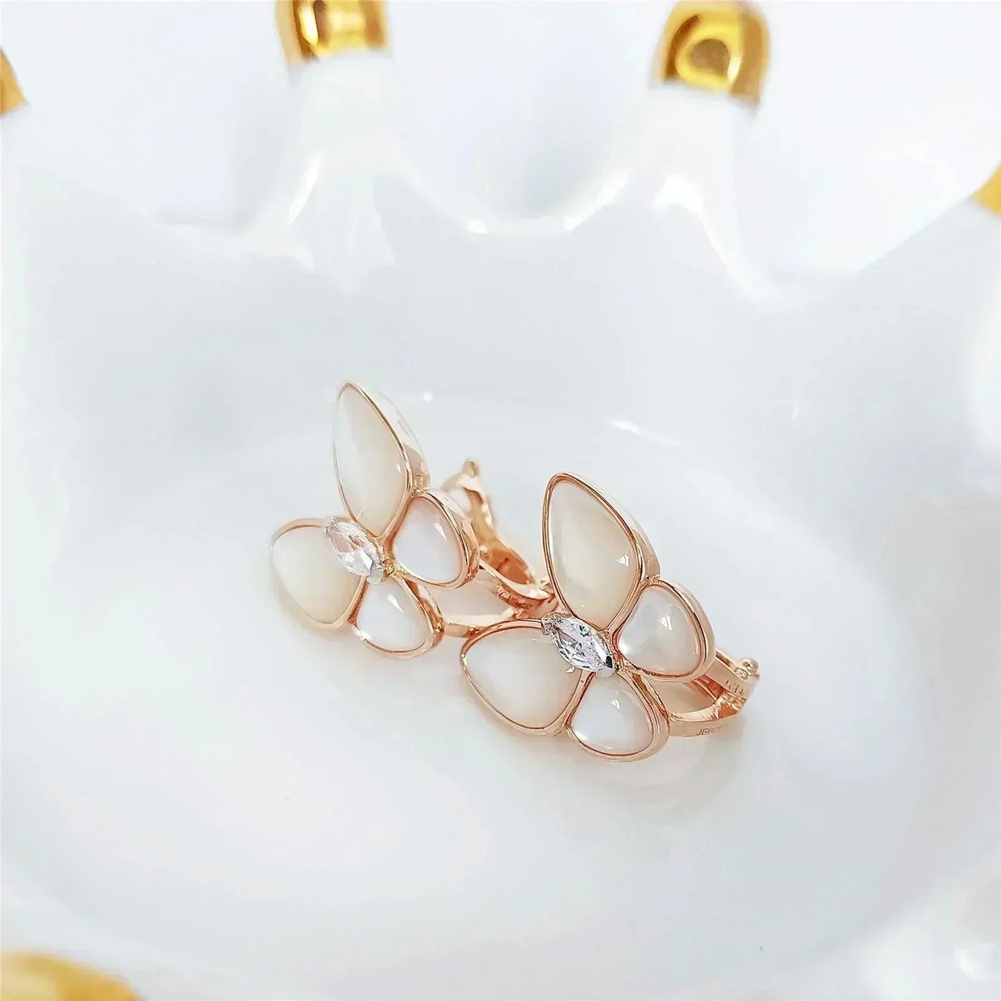 [VCA]BUTTERFLY MOP DIAMOND EARRINGS