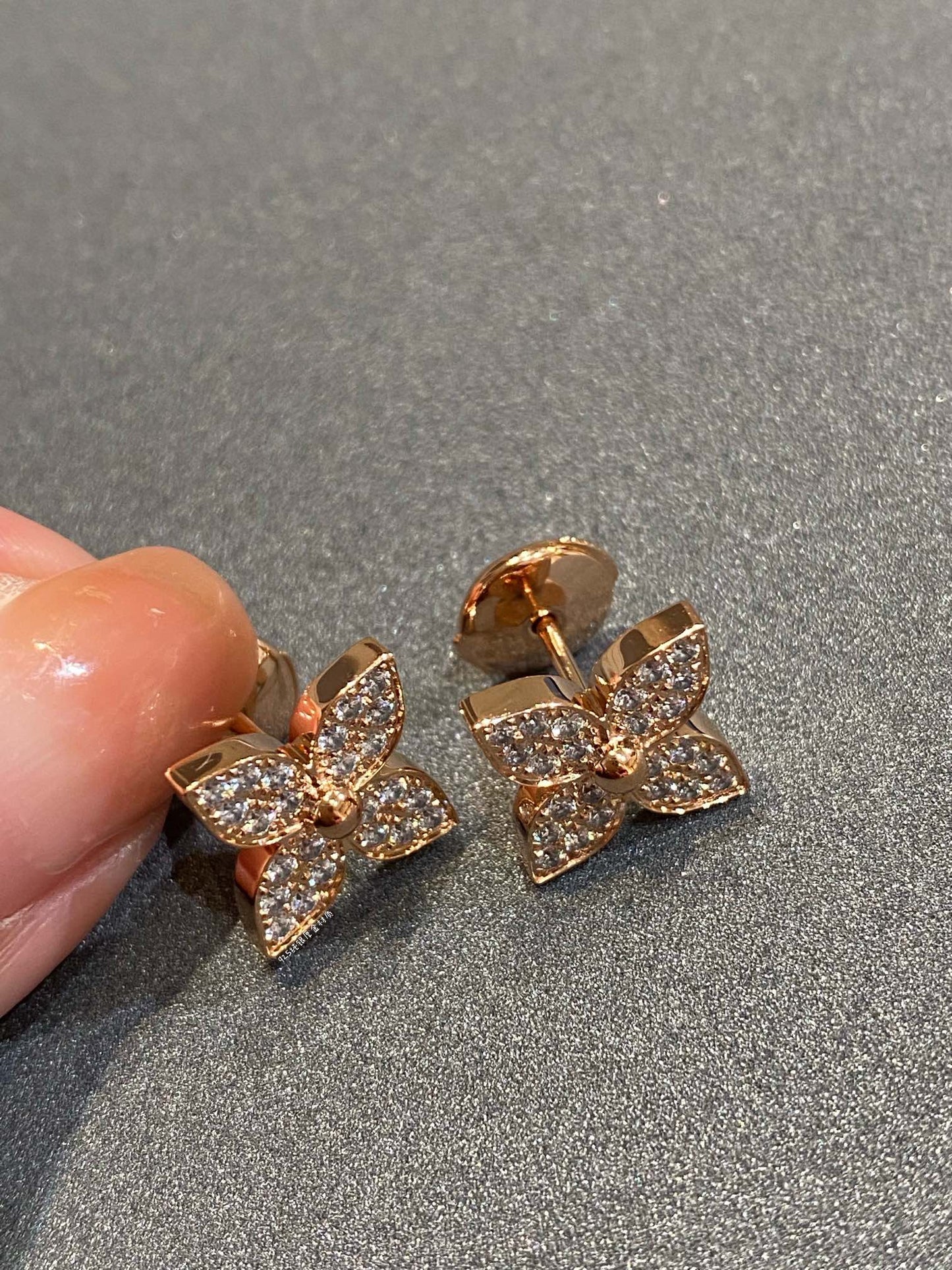 [Loui]STAR DIAMOND EARRINGS