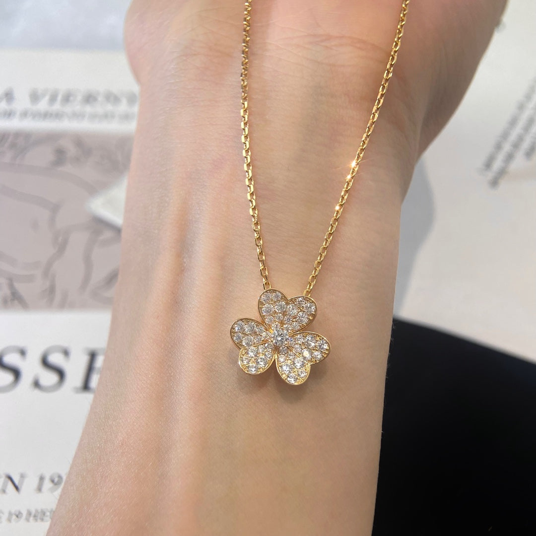 [Blar]FLOWER DIAMOND NECKLACE