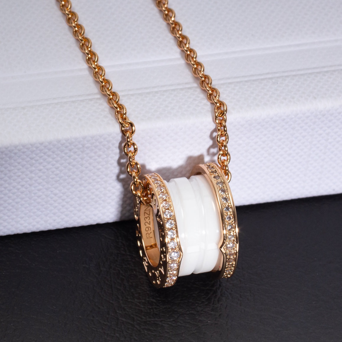 [Blar]ZERO 1 WHITE CERAMIC PINK GOLD DIAMOND NECKLACE