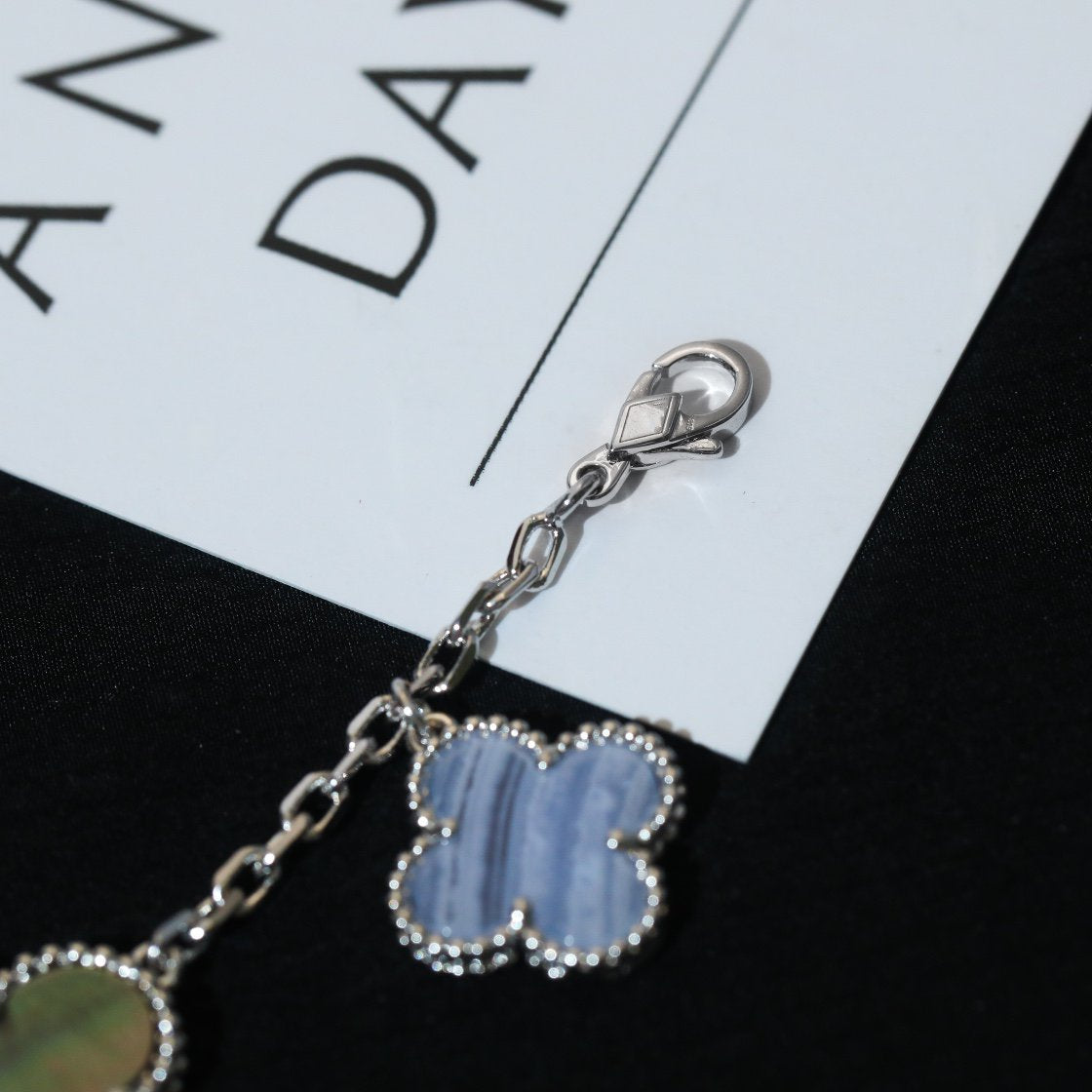 [VCA]CLOVER BRACELET 5 MOTIFS MOP CHALCEDONY SILVER