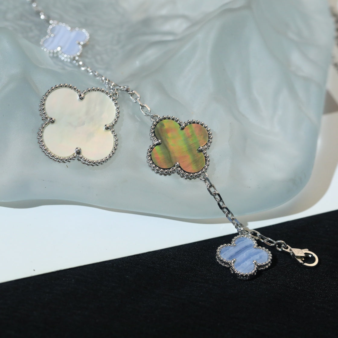 [VCA]CLOVER BRACELET 5 MOTIFS MOP CHALCEDONY SILVER