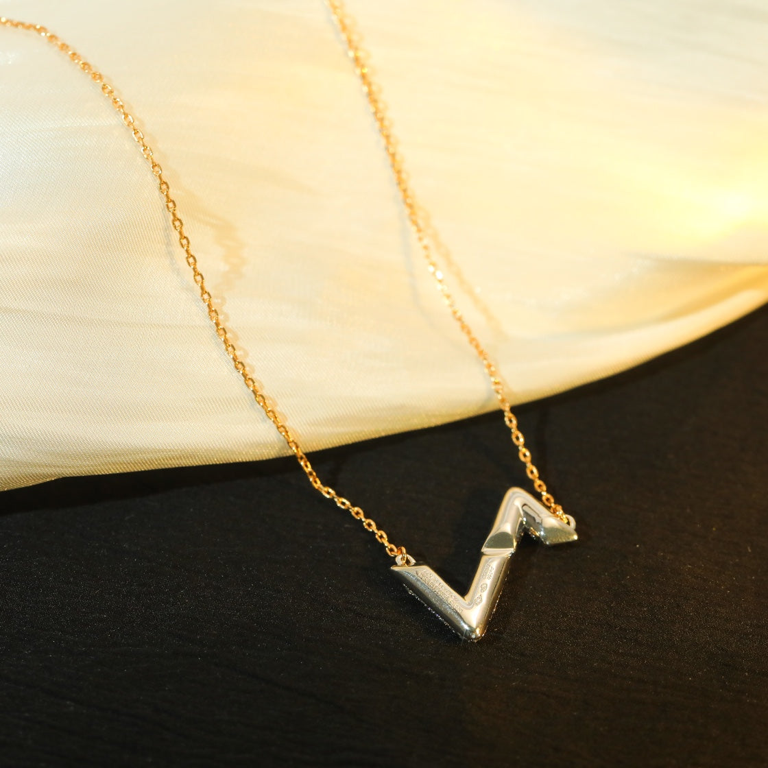 [Loui]VOLT SILVER DIAMOND PEDANT NECKLACE