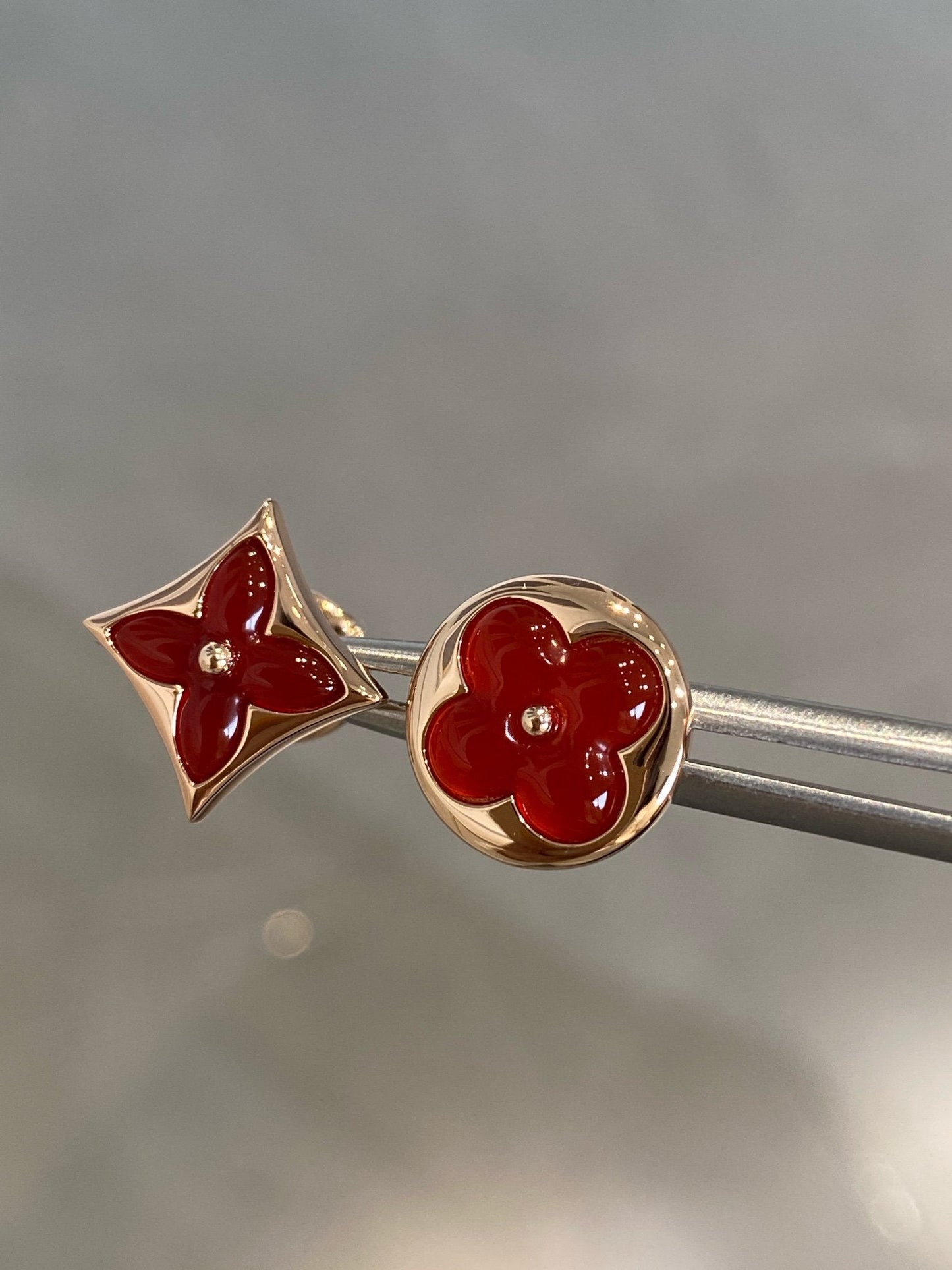 [Loui]STAR AND SUN PINK GOLD CARNELIAN STUD EARRINGS