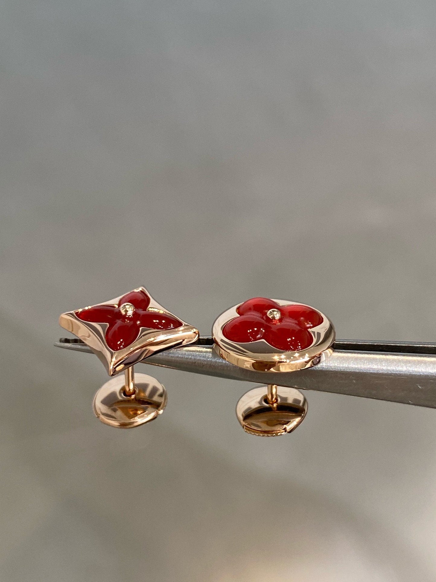 [Loui]STAR AND SUN PINK GOLD CARNELIAN STUD EARRINGS