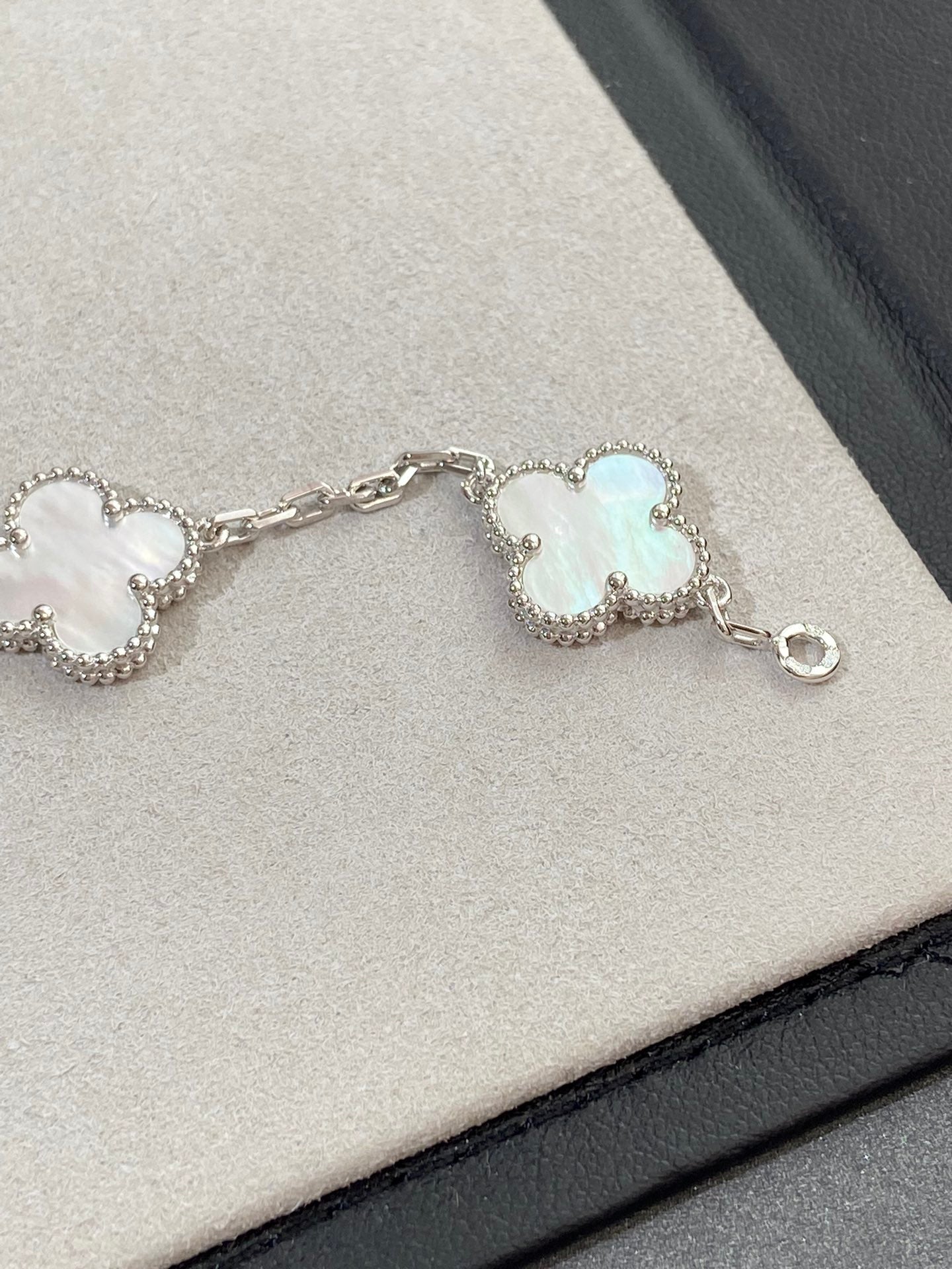 [VCA]CLOVER SILVER MOP 5 MOTIF BRACELET