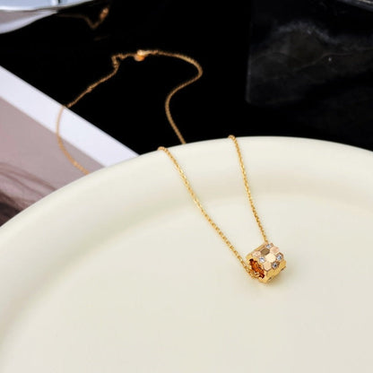 [Chau]BEE MINI PEDANT DIAMOND NECKLACE