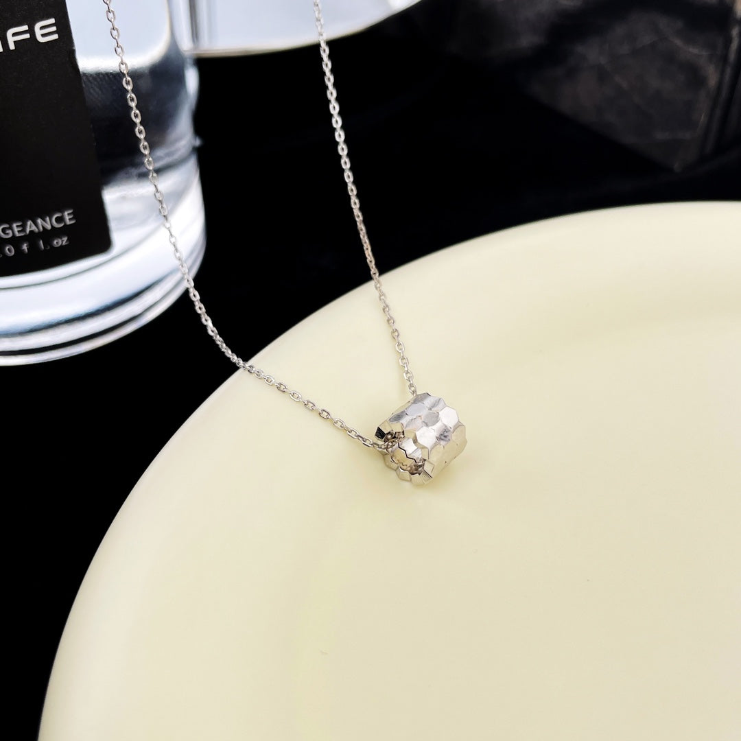 [Chau]BEE MINI PEDANT DIAMOND NECKLACE