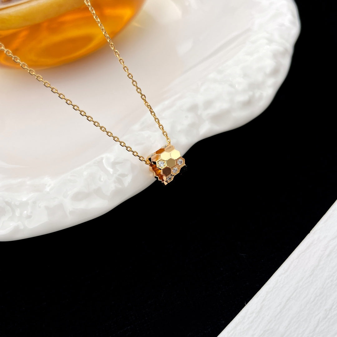 [Chau]BEE MINI PEDANT DIAMOND NECKLACE