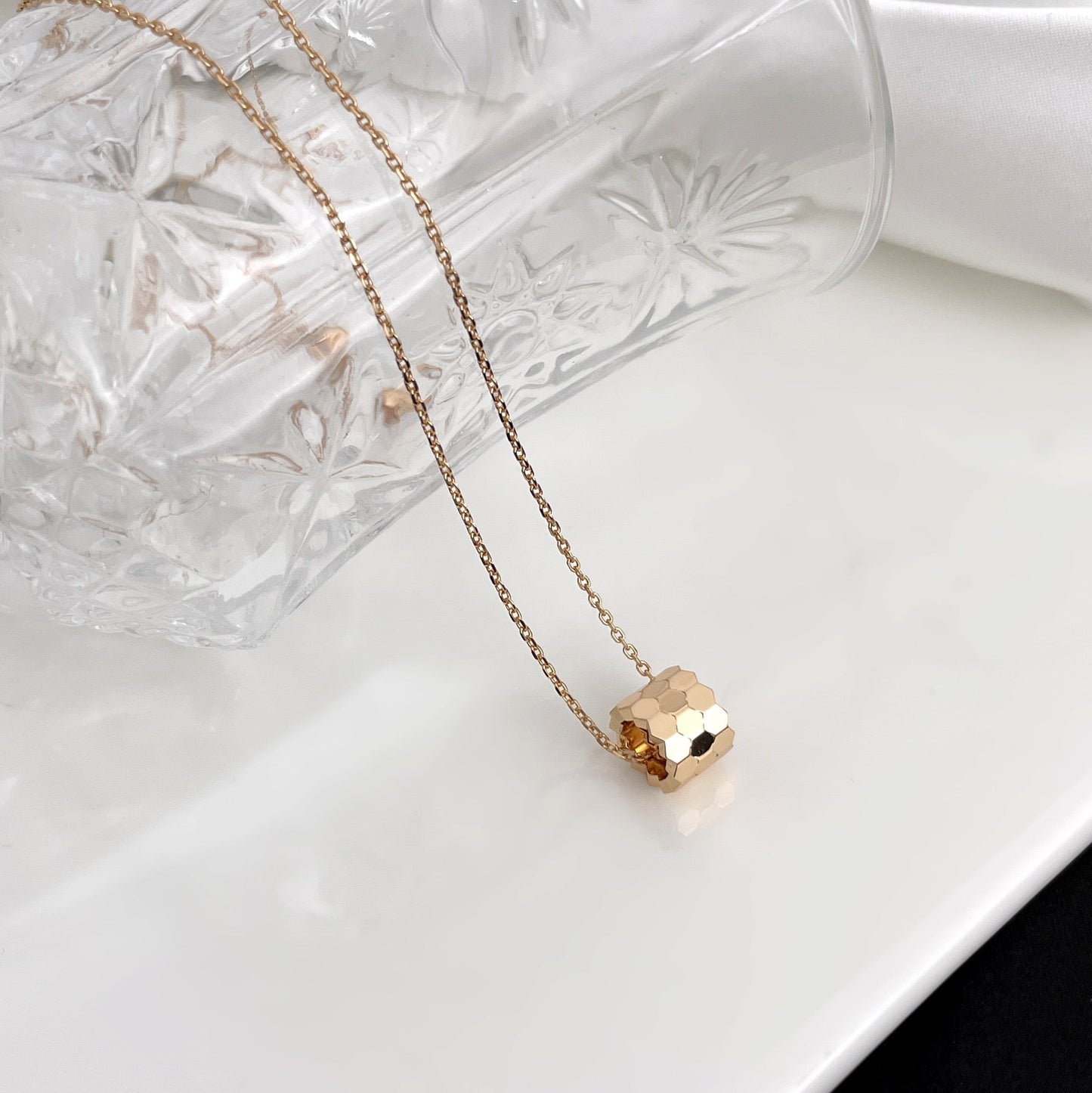 [Chau]BEE MINI NECKLACE