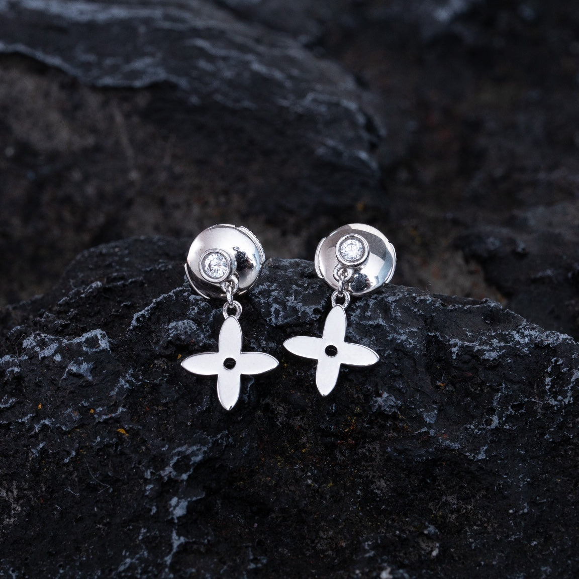 [Loui]VIDYLLE SILVER DIAMOND MINI DROP EARRINGS