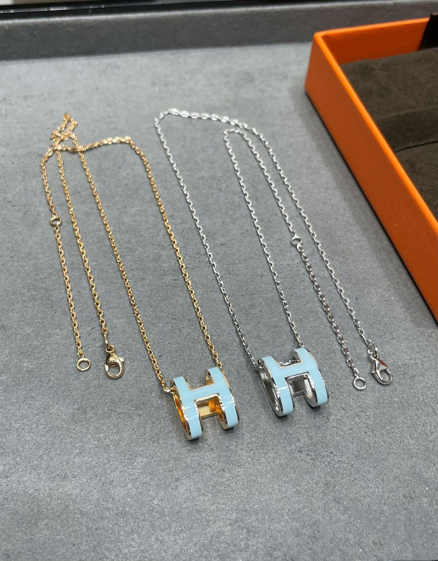 [Hmes]POP H SKY BLUE NECKLACE