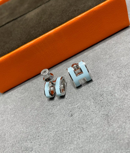 [Hmes]POP H SKY BLUE STUD EARRINGS