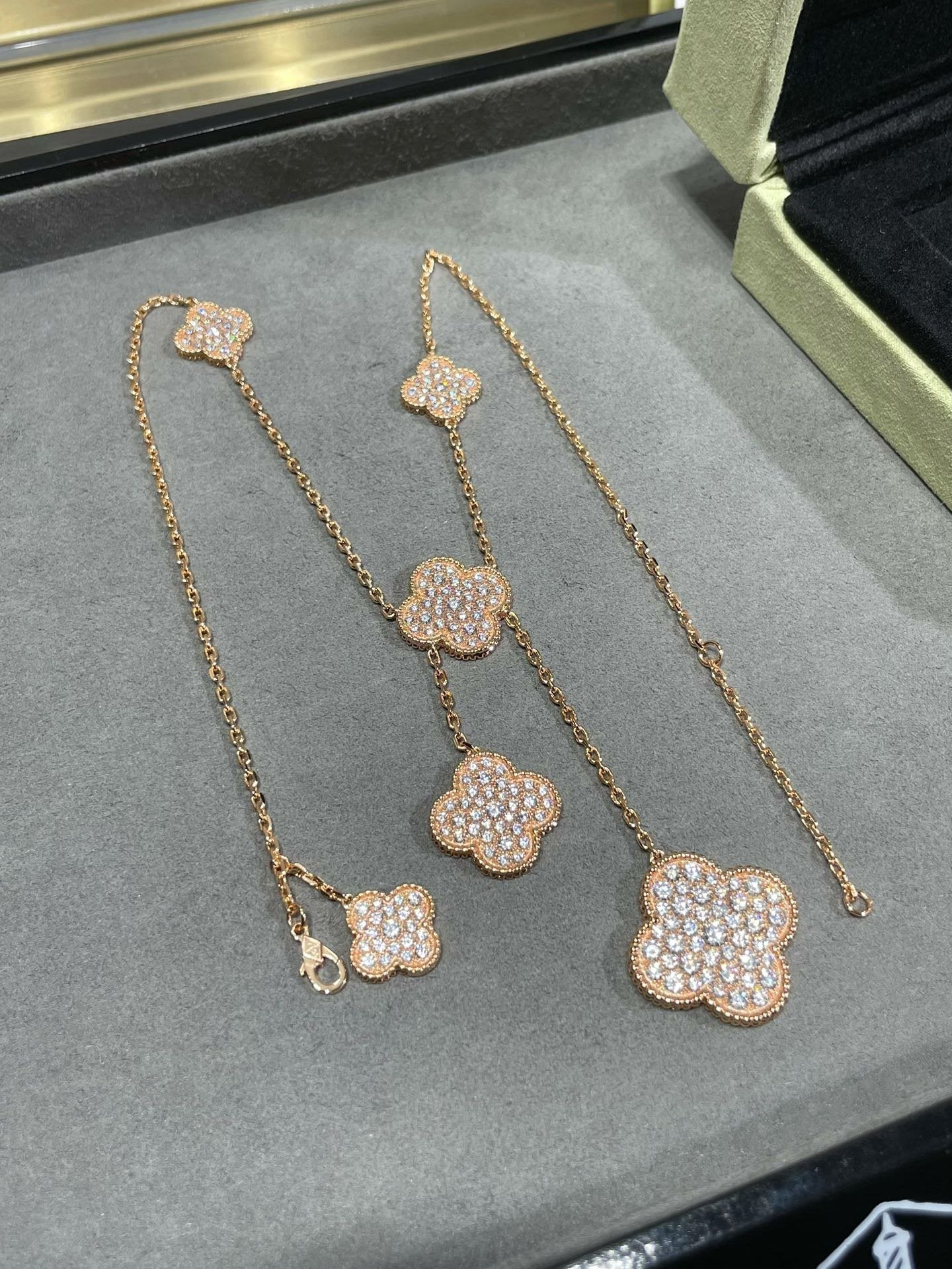 [VCA]CLOVER 6 MOTIF DIAMOND PAVED NECKLACE