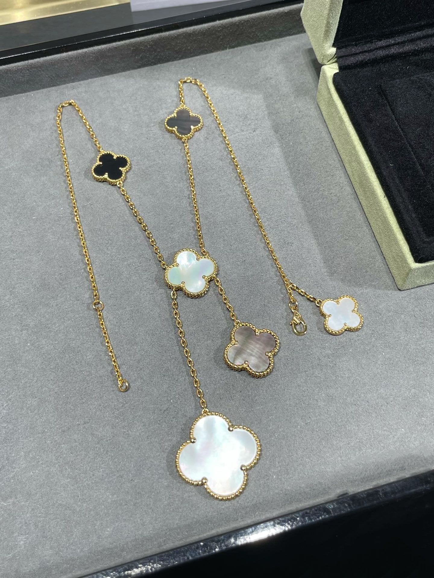 [VCA]CLOVER 6 MOTIF MOP ONYX GOLD NECKLACE