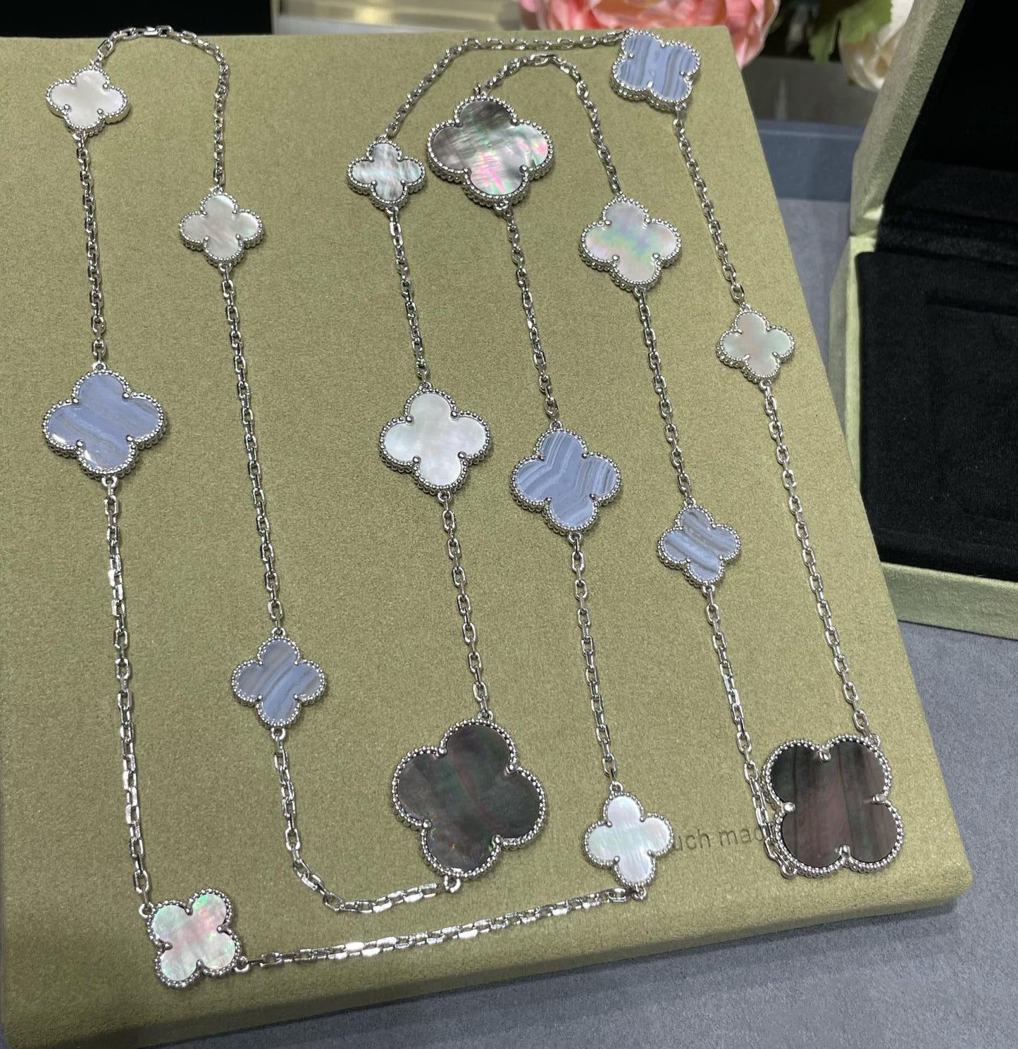 [VCA]CLOVER 16 MOTIF CHALCEDONY MOP SILVER NECKLACE