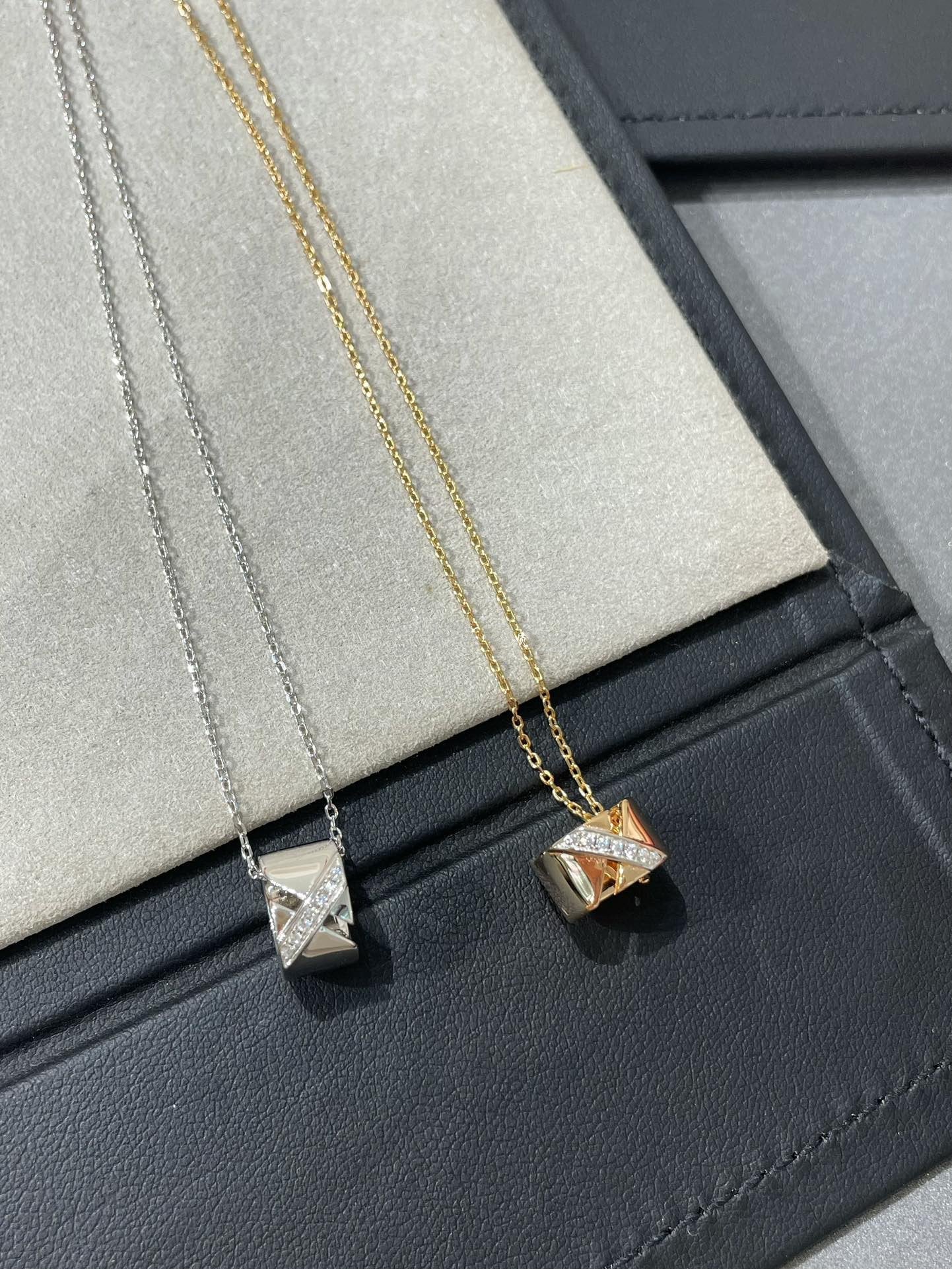 [Chau]LIENS EVIDENCE DIAMOND NECKLACE