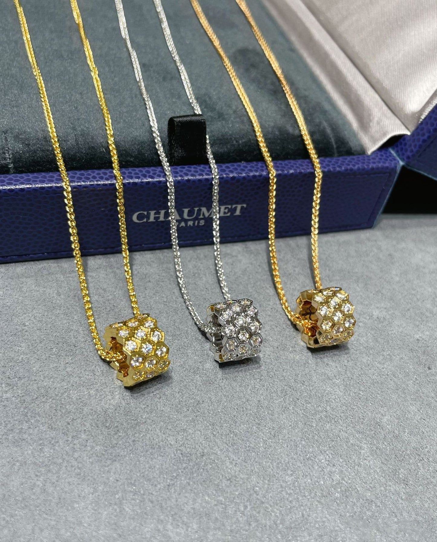 [Chau]BEE LOVE DIAMOND PAVED 3 ROW NECKLACE