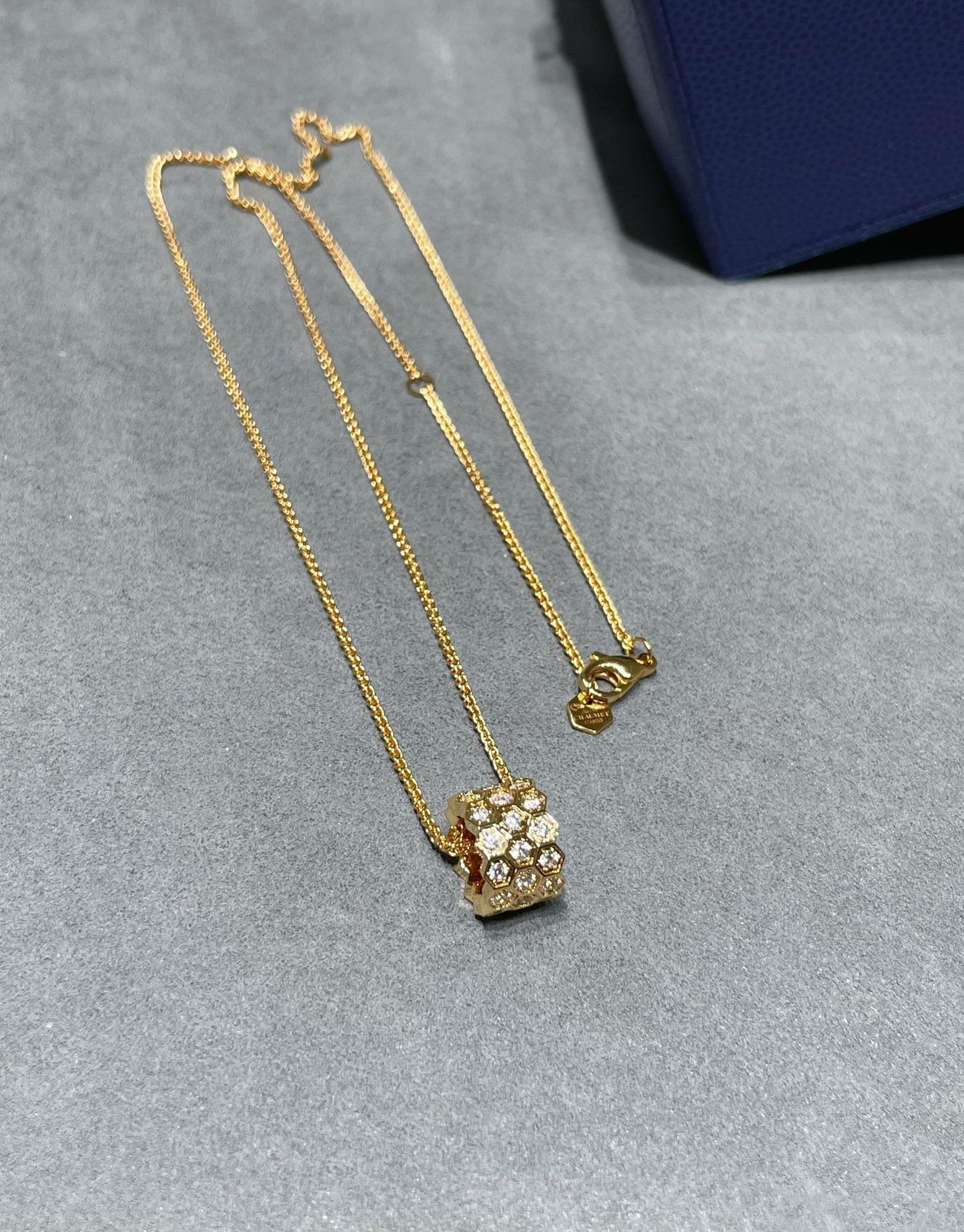 [Chau]BEE LOVE DIAMOND PAVED 3 ROW NECKLACE