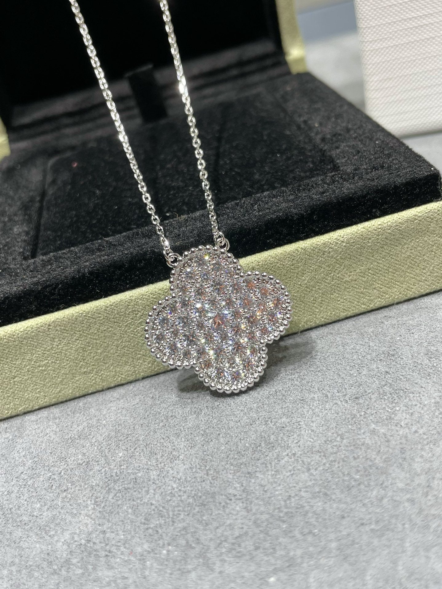 [VCA]CLOVER 25MM LARGE PENDANT DIAMOND PAVED SILVER NECKLACE