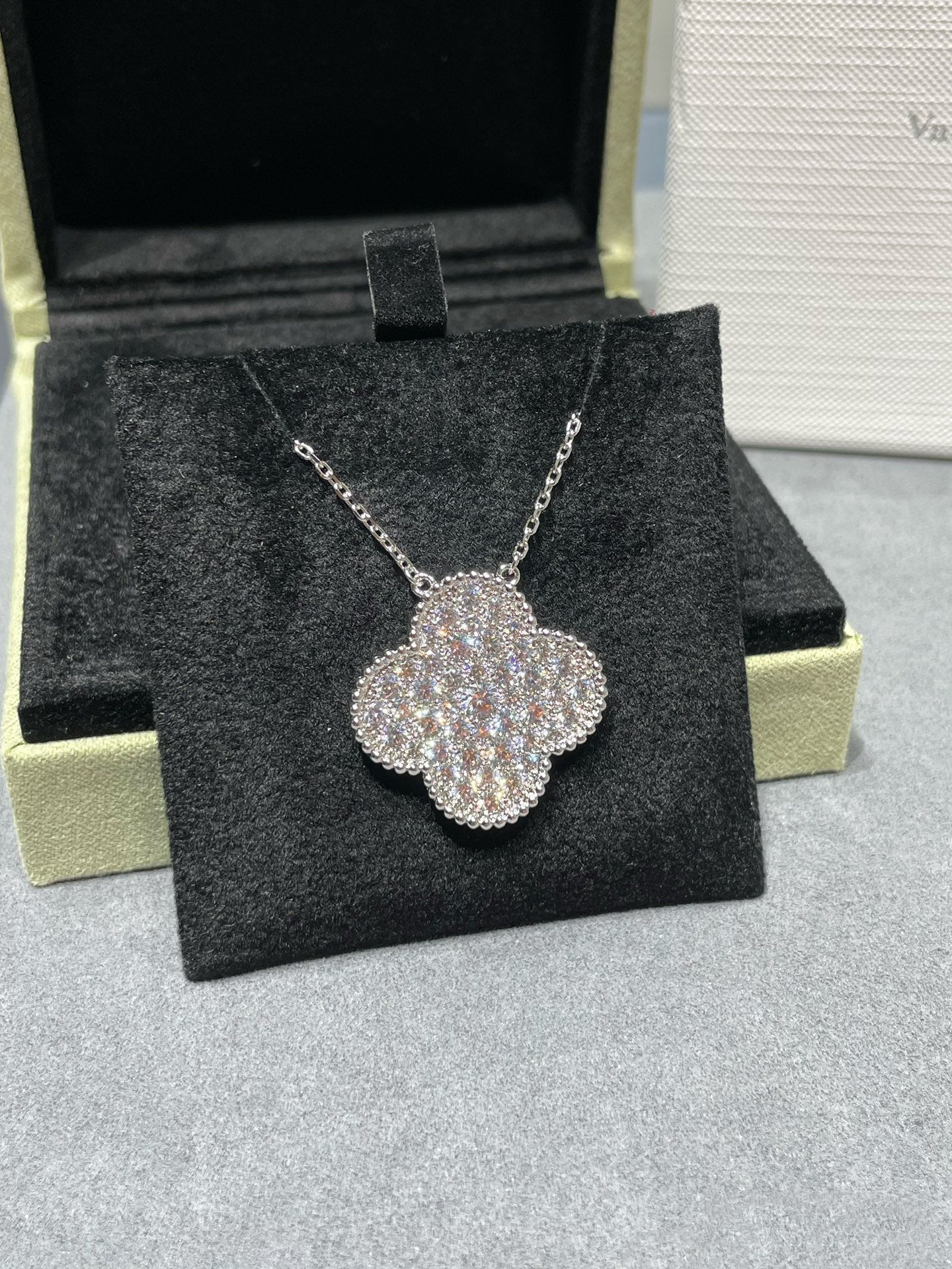 [VCA]CLOVER 25MM LARGE PENDANT DIAMOND PAVED SILVER NECKLACE