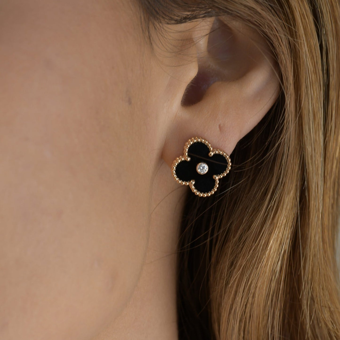 [VCA]CLOVER MEDIUM 1 MOTIFS ONYX DIAMOND EARRINGS