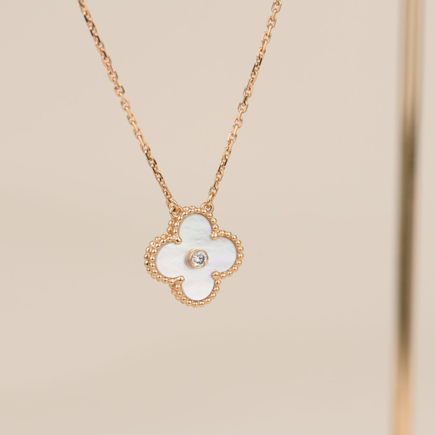 [VCA]CLOVER 15MM DIAMOND WHITE FRITILLARIA NECKLACE