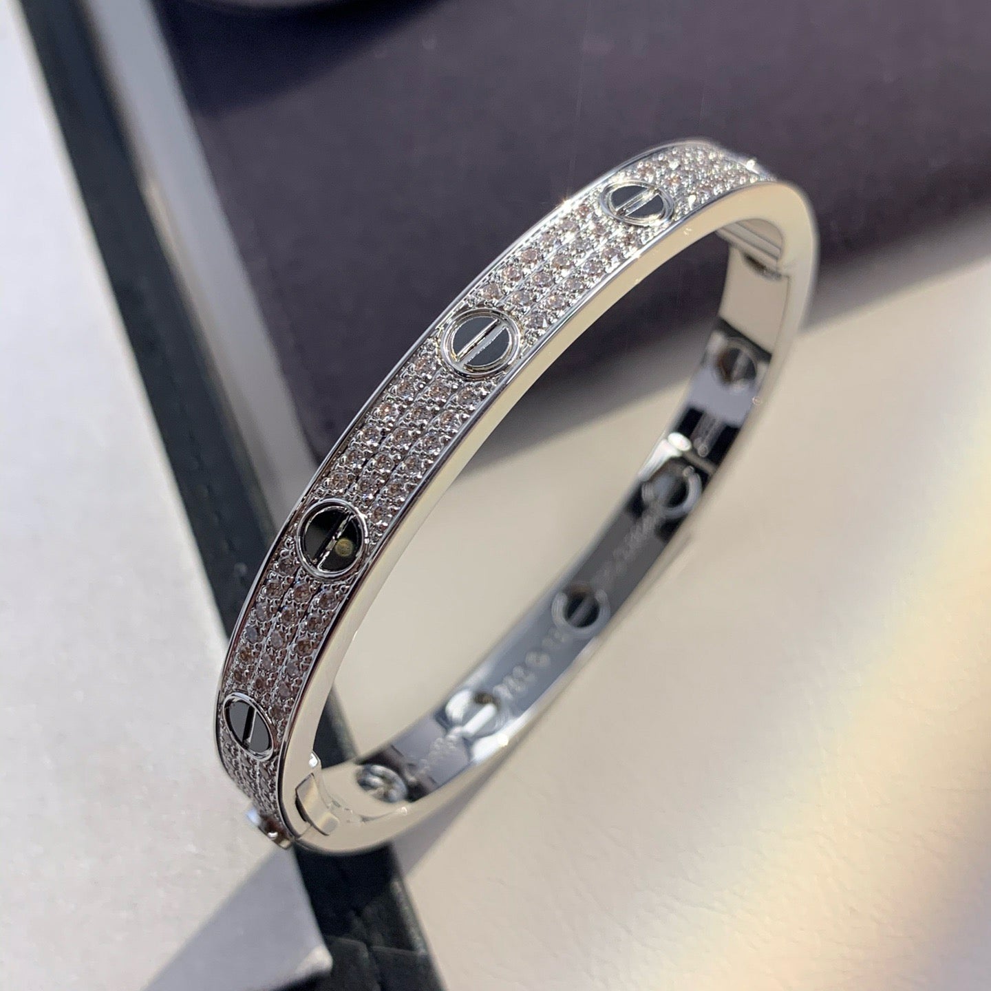 [CAT]LOVE BRACELET 6.1MM DIAMOND-PAVED CERAMIC