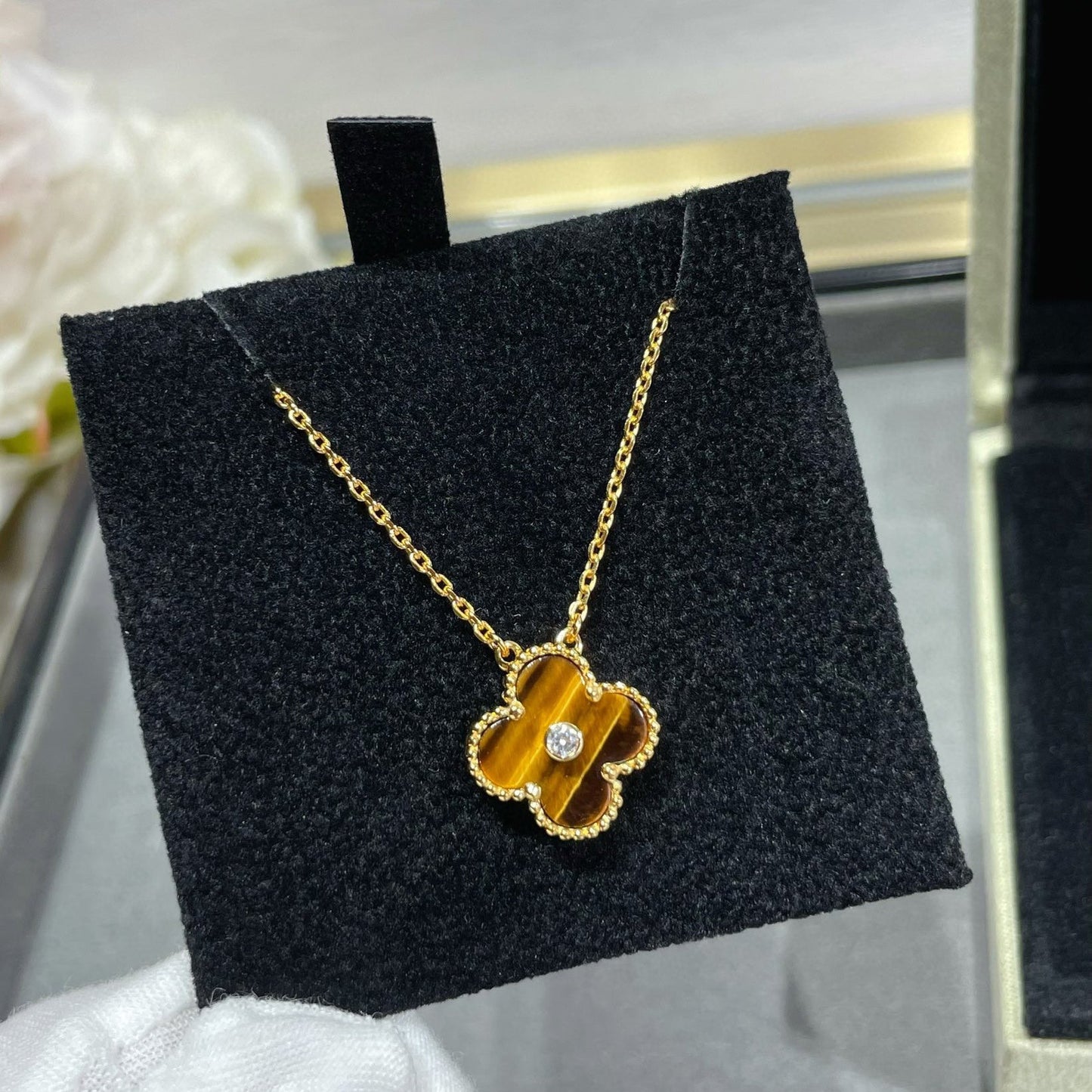 [VCA]CLOVER 15MM DIAMOND AND YELLOW TIGER'S EYE AGATE necklace