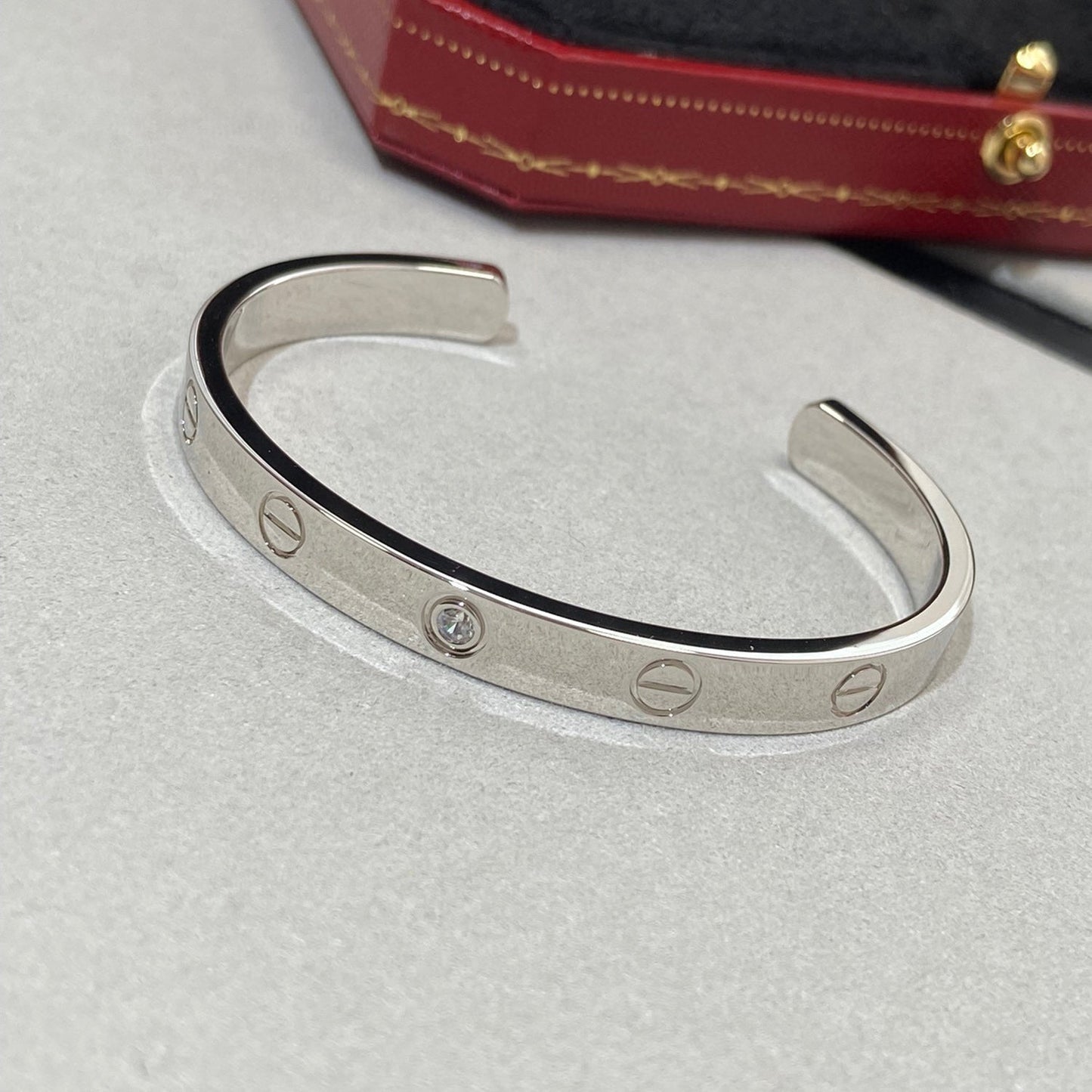 [CAT]LOVE BRACELET 6.1MM 1 DIAMOND OPEN CUFF