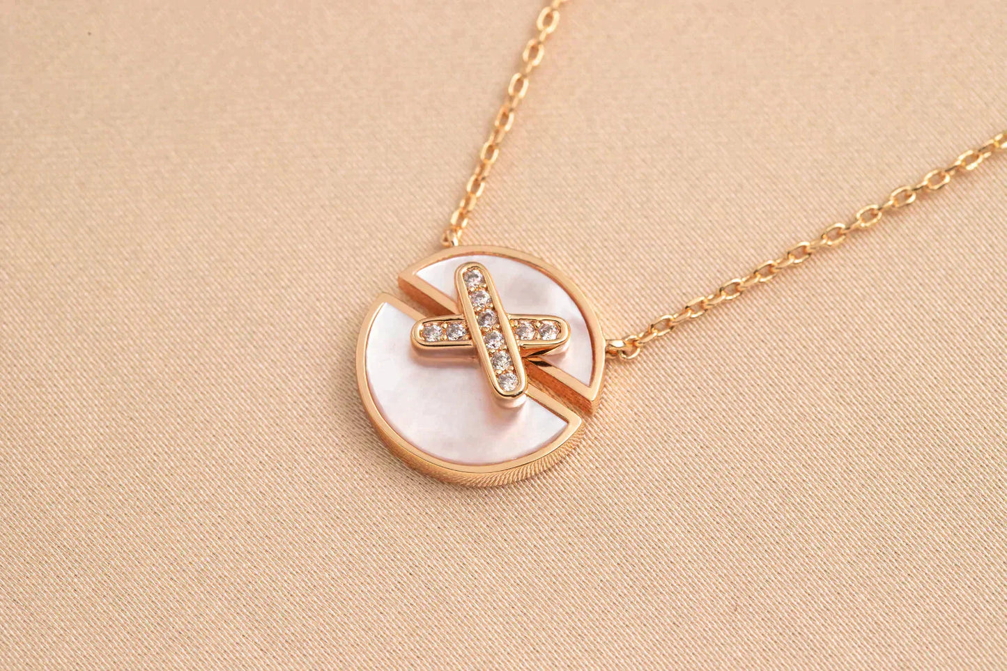 [Chau]JEUX DE ROSE GOLD DIAMOND NECKLACE