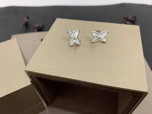 [Chau]JEUX DE WHITE MOP SILVER DIAMOND EARRINGS