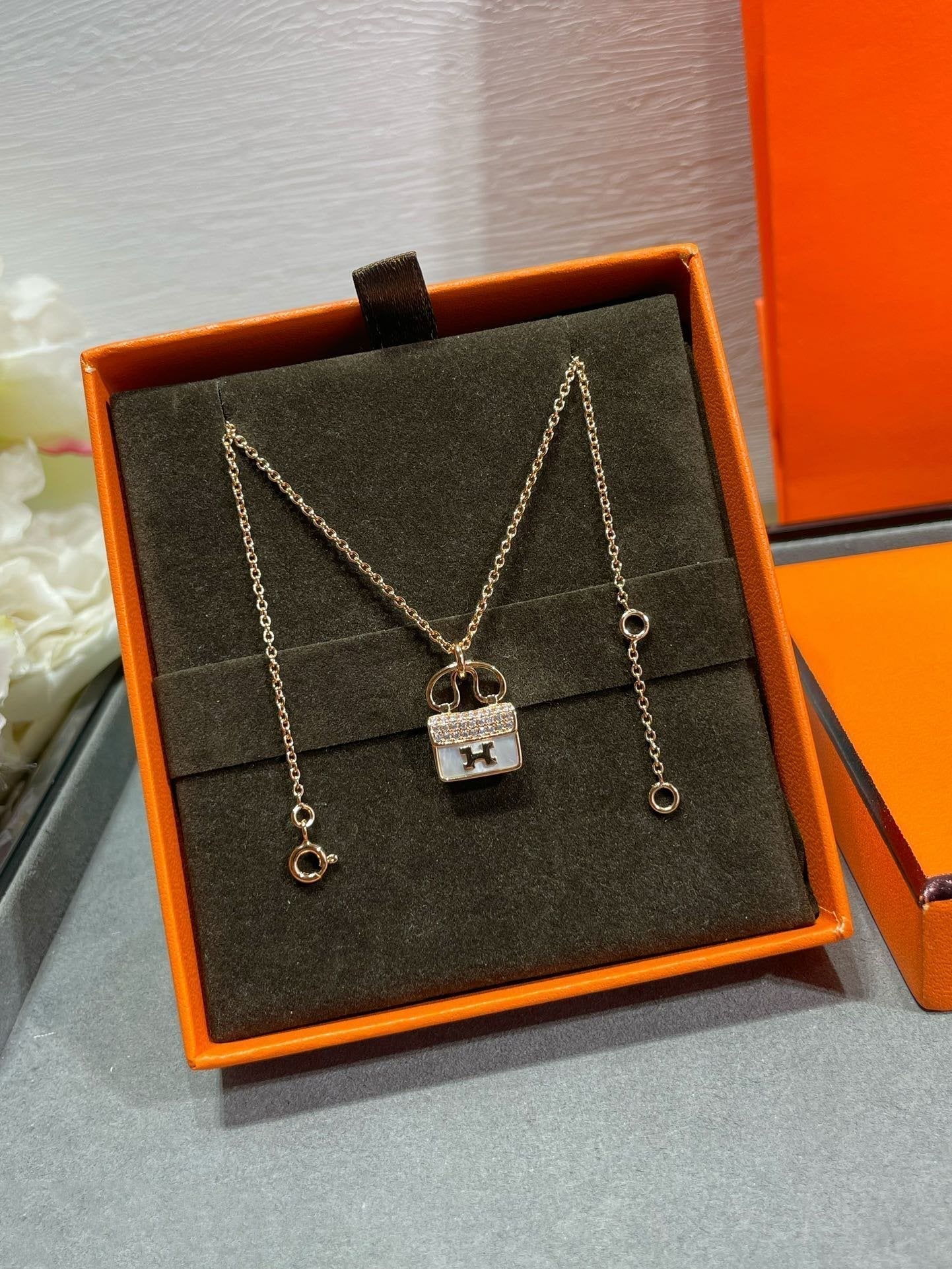 [Hmes]H CIRCE MOISSANITE PENDANT NECKLACE GOLD