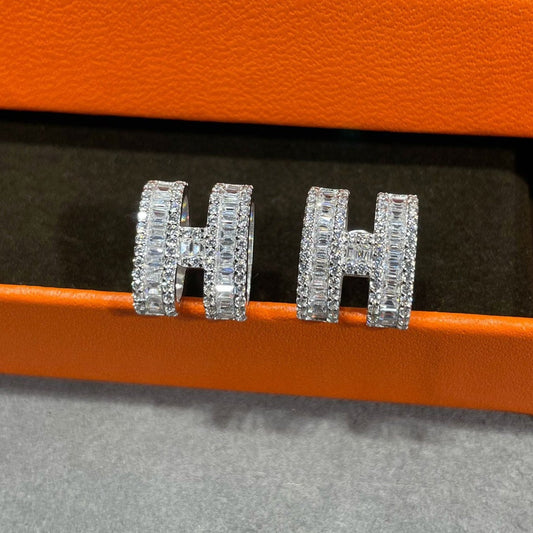 [Hmes]H STUD EARRINGS WITH SILVER DIAMONDS