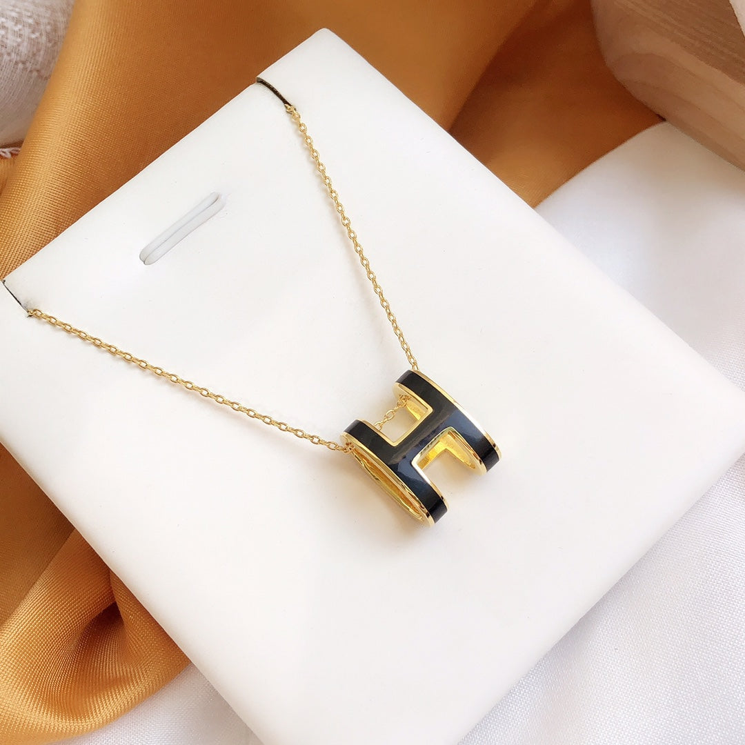 [Hmes]HM CLIC BLACK ENAMEL GOLD NECKLACE