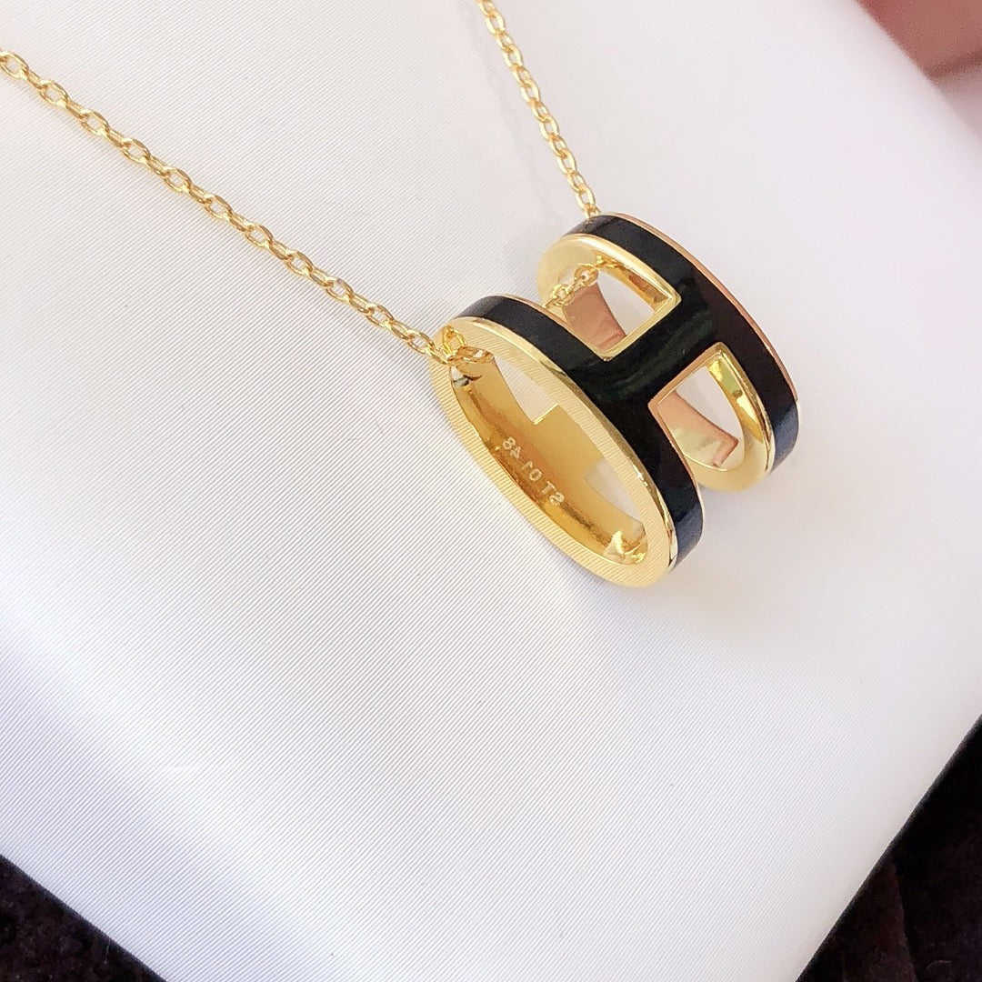 [Hmes]HM CLIC BLACK ENAMEL GOLD NECKLACE