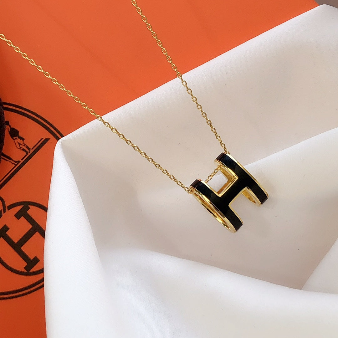 [Hmes]HM CLIC BLACK ENAMEL GOLD NECKLACE