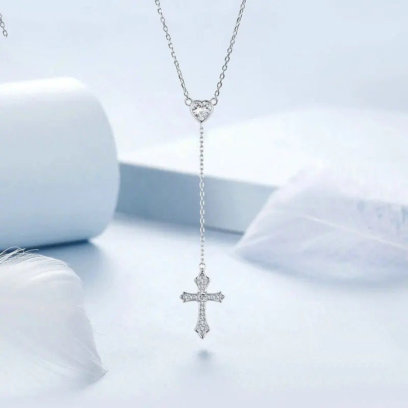 Delicate Heart-shaped Pendant Necklace