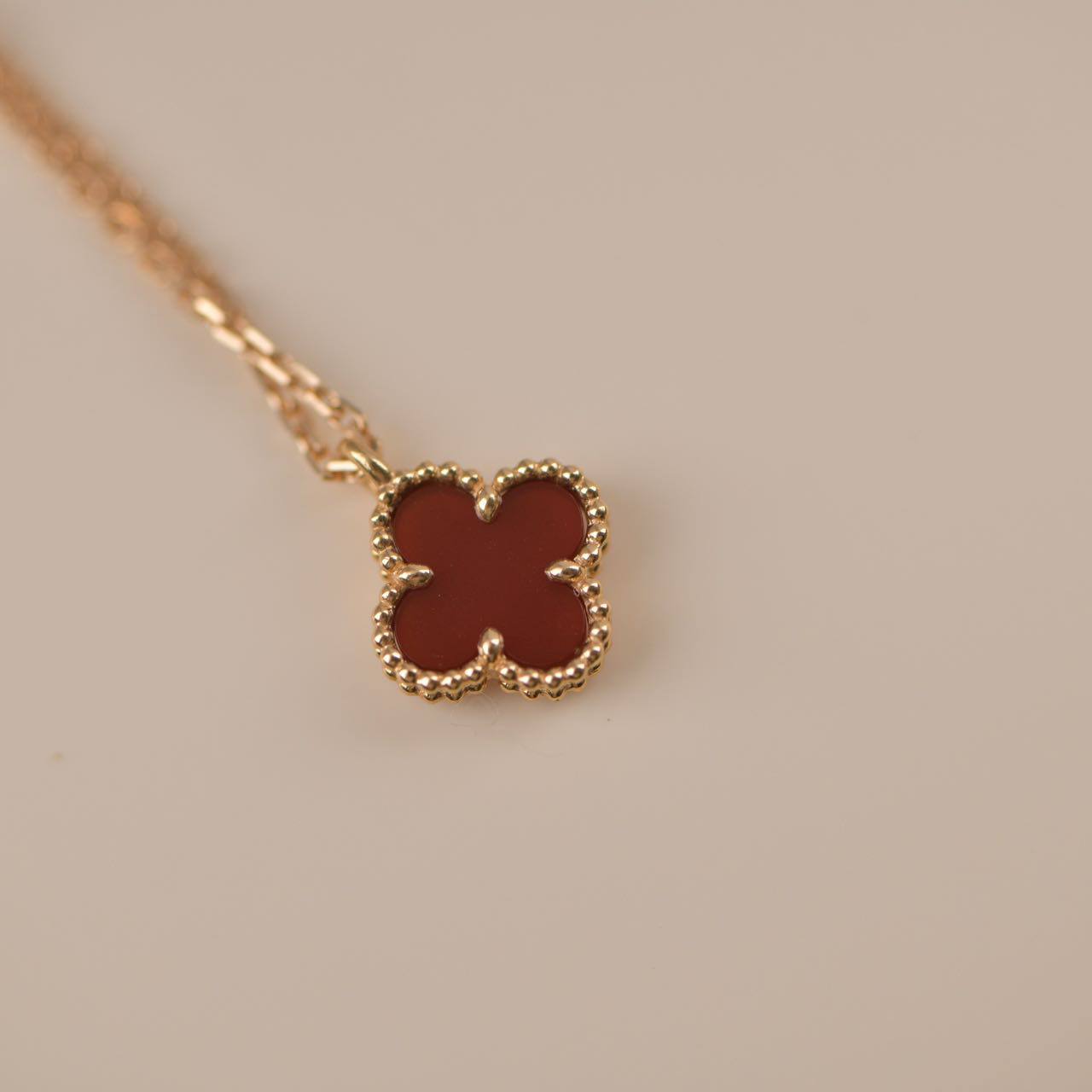 [VCA]CLOVER MINI 9.5MM WHITE CARNELIANS NECKLACE