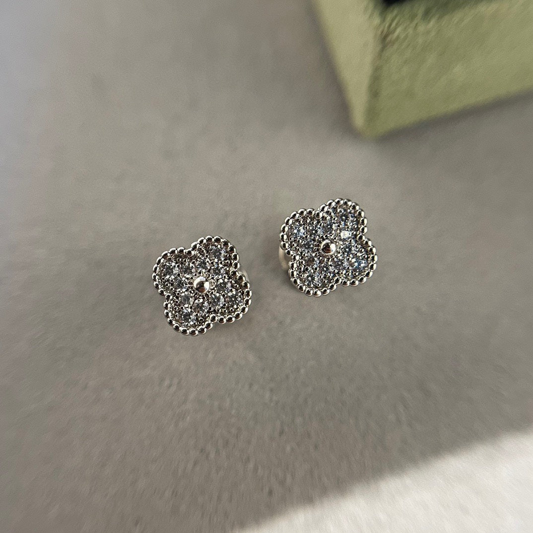 [VCA]CLOVER MINI DIAMOND STUD EARRINGS