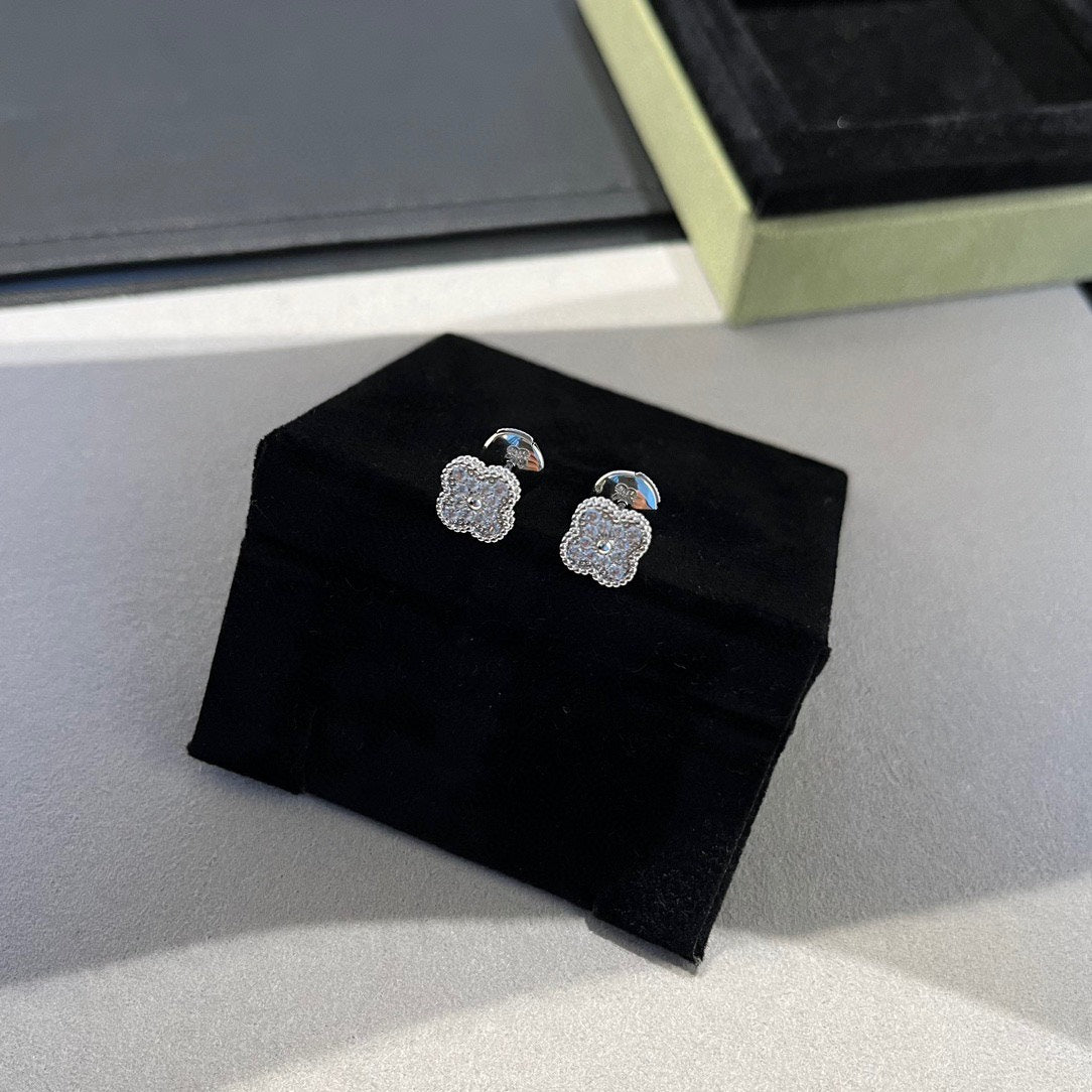 [VCA]CLOVER MINI DIAMOND STUD EARRINGS