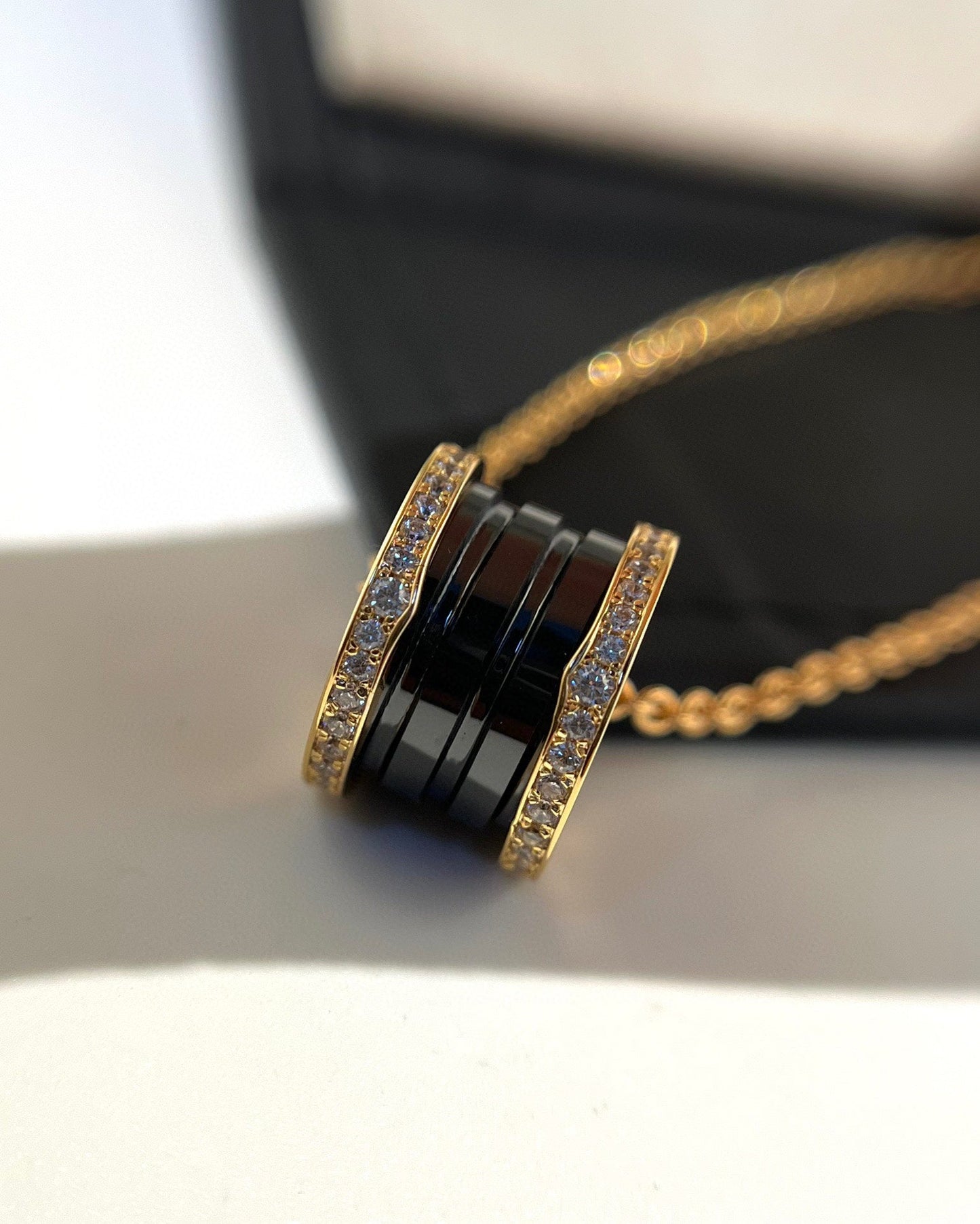 [Blar]ZERO 1 BLACK CERAMIC DIAMOND PINK GOLD NECKLACE