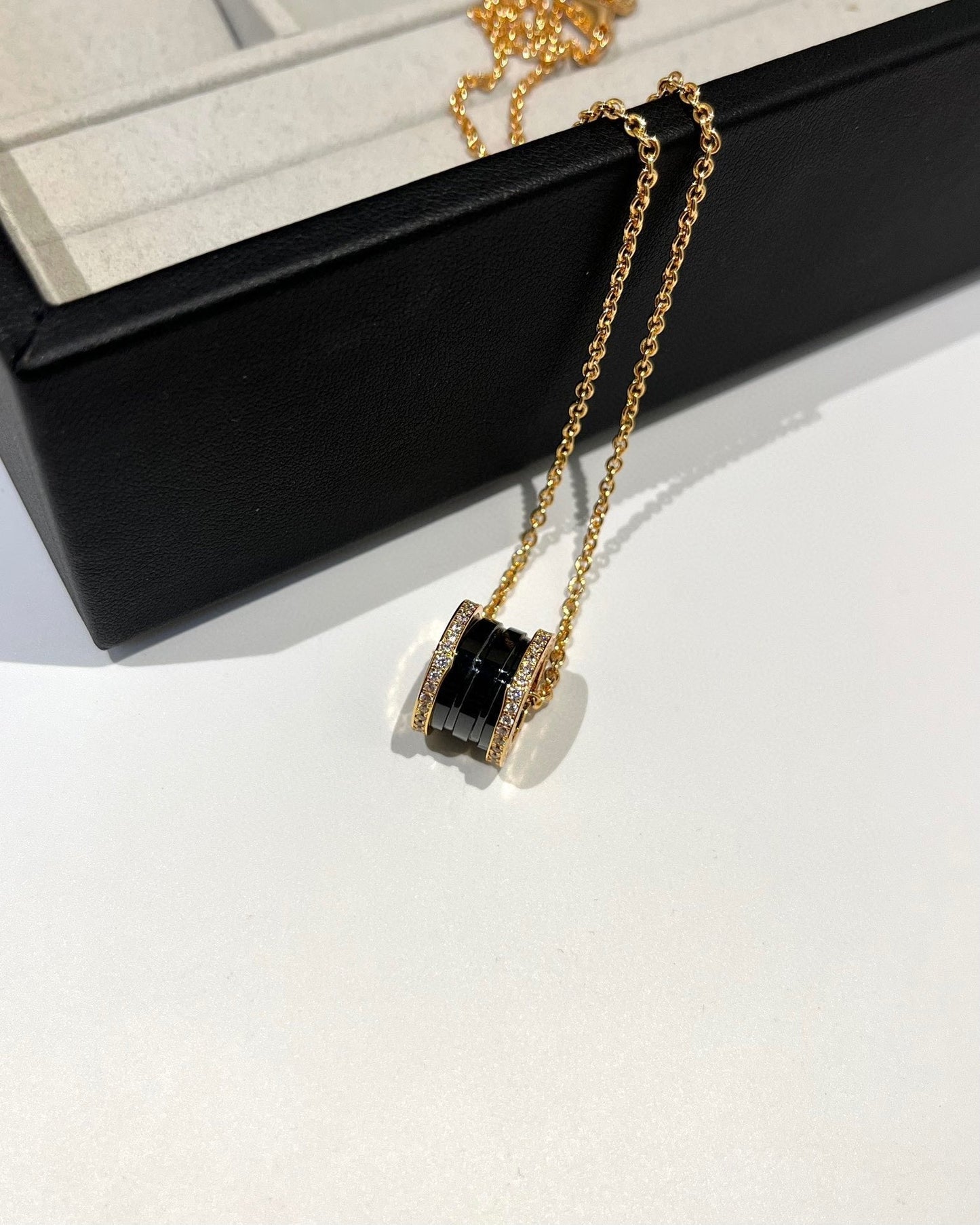 [Blar]ZERO 1 BLACK CERAMIC DIAMOND PINK GOLD NECKLACE