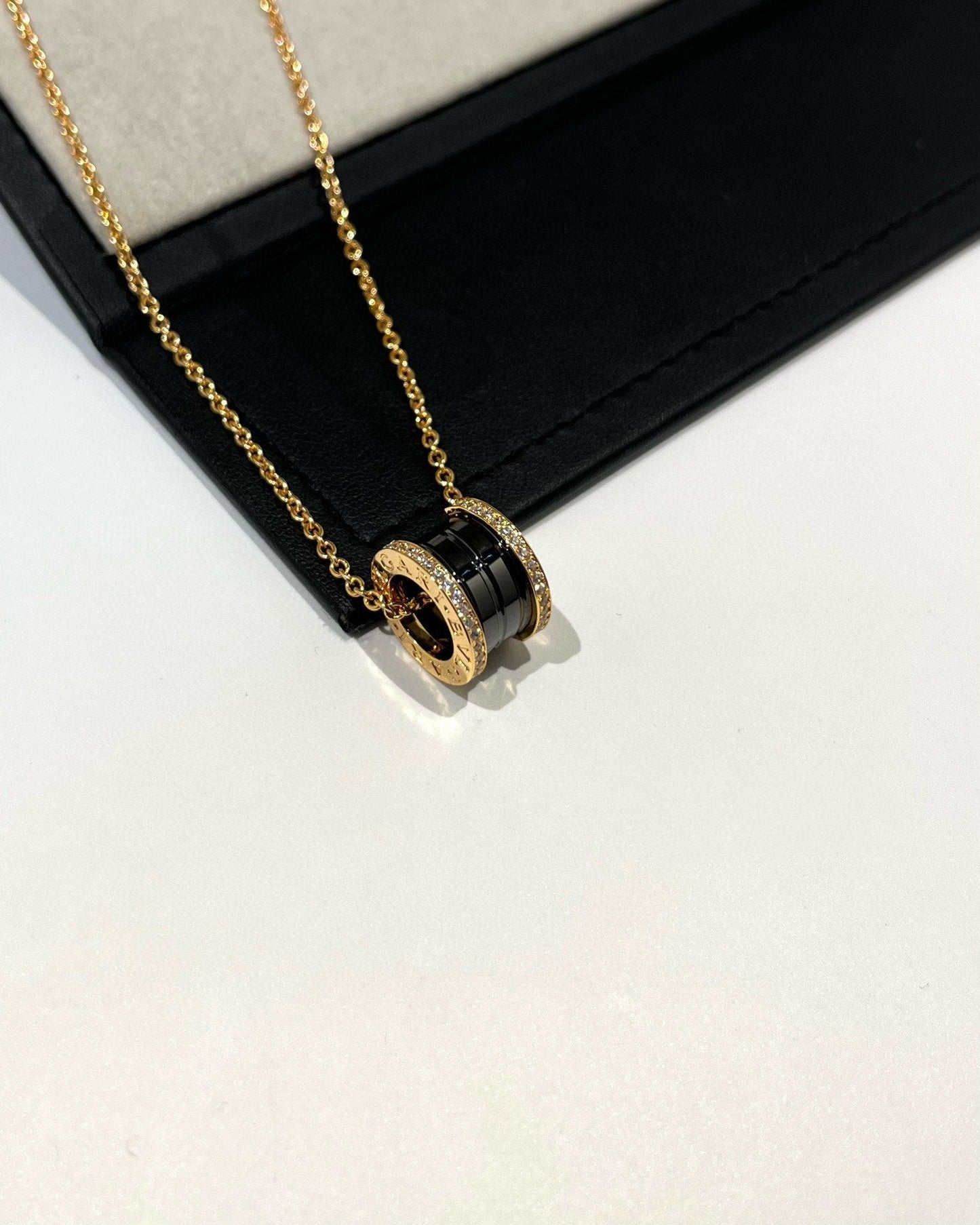 [Blar]ZERO 1 BLACK CERAMIC DIAMOND PINK GOLD NECKLACE