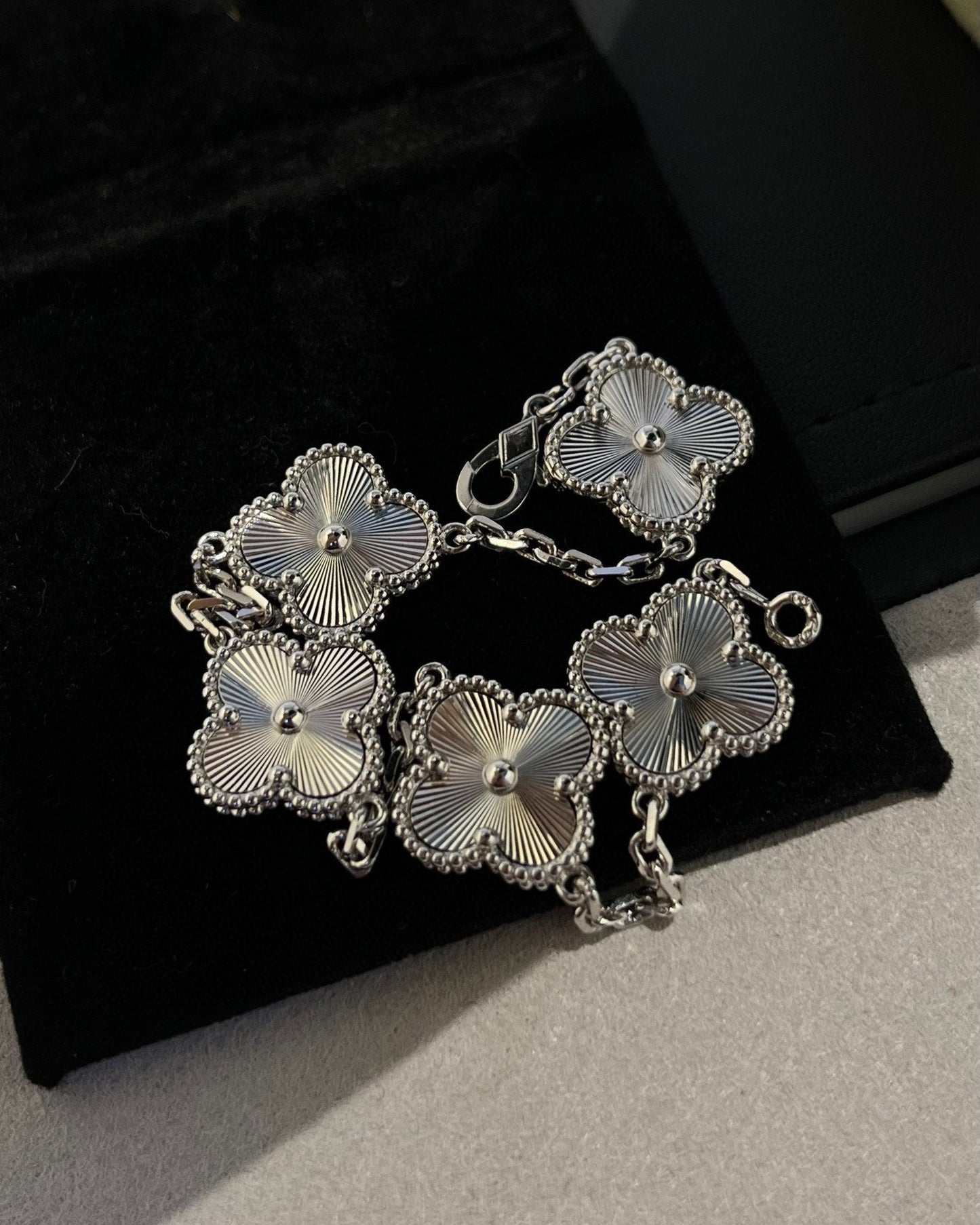 [VCA]CLOVER SILVER 5 MOTIFS BRACELET